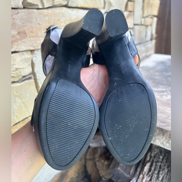 Chunky Heels Forever embroidered flower black heels. Sz-7. Os - Picture 7 of 7